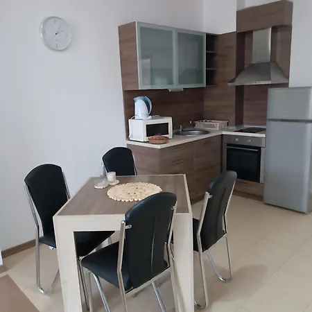 литорал Apartment *